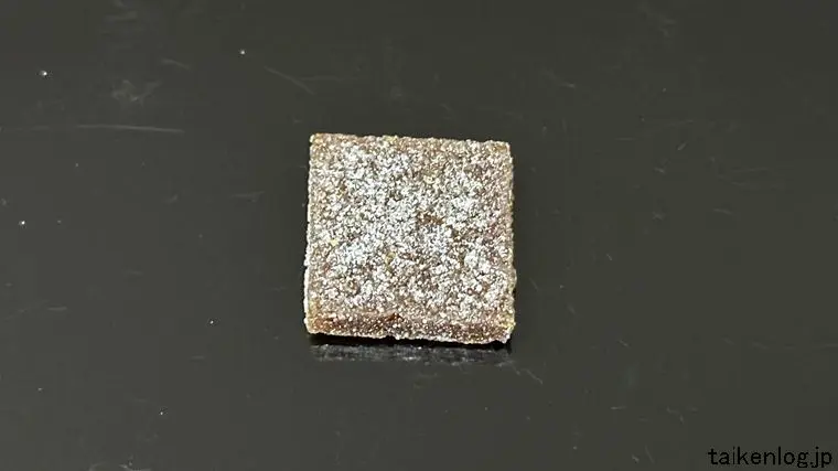 コーラの塊の外観 表面